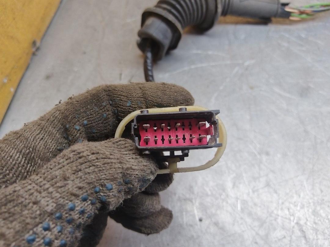 Проводка двери передней правой YKUXVY Citroen C5 купить