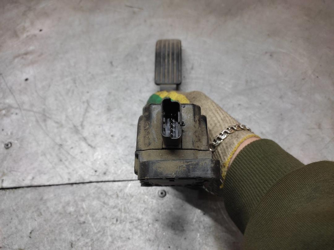 Педаль газа Z4W4A8 Citroen C4 купить на авторазборке