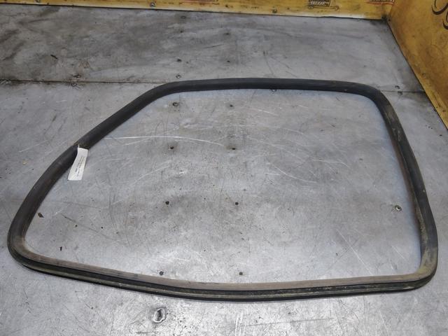 Уплотнитель KWPJ22 Citroen Saxo купить