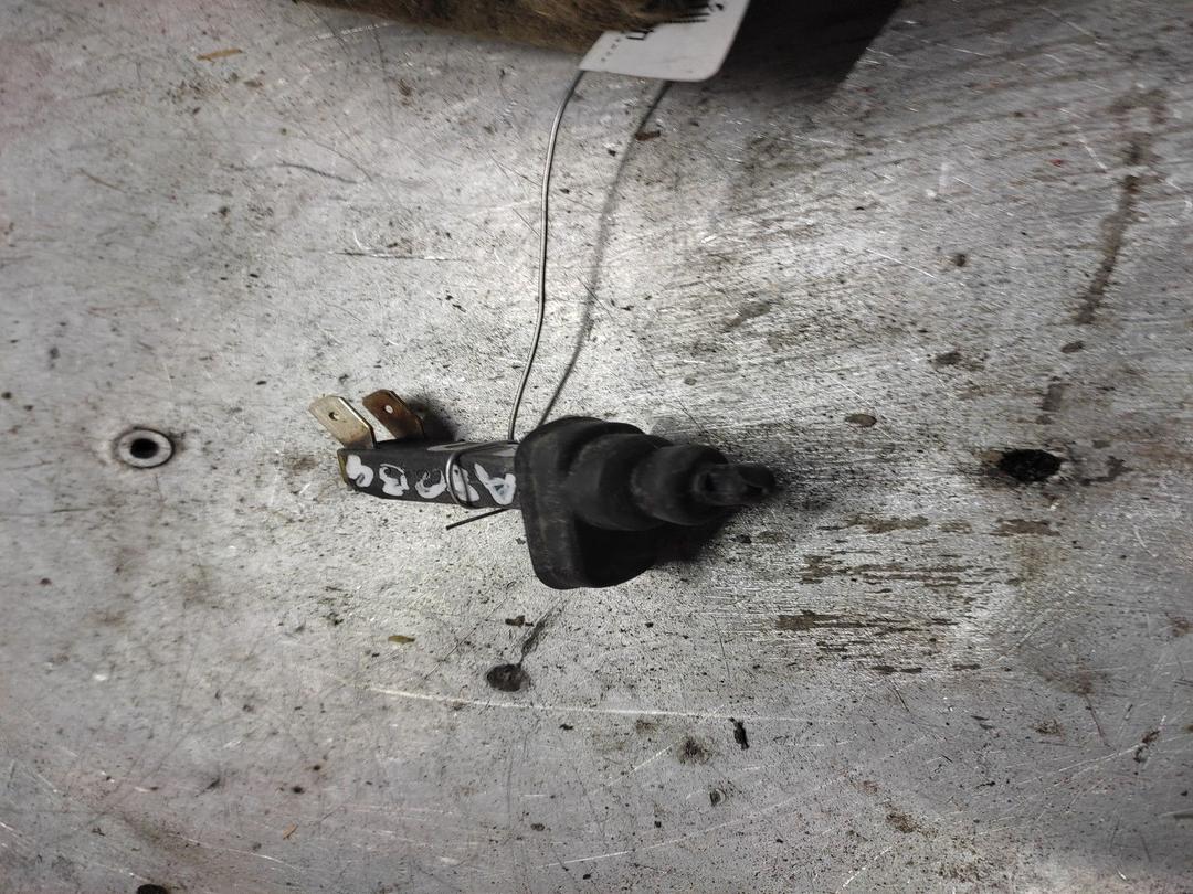 Выключатель концевой (концевик) BMW7XR Audi 80 - Фото 2