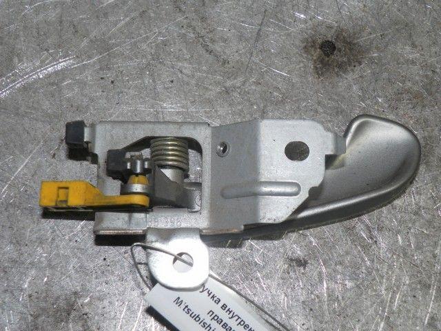Ручка внутренняя задняя правая 8D3NBS Mitsubishi Carisma купить