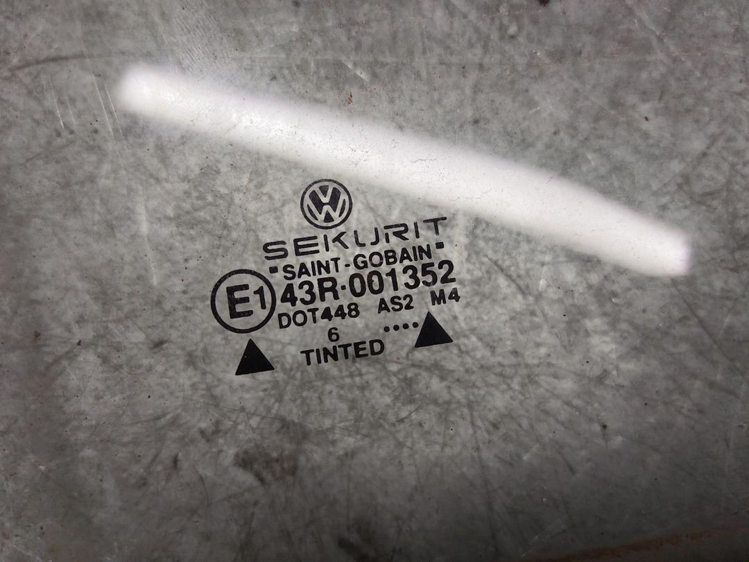 Стекло двери передней правой DPKN7Z Volkswagen Passat купить
