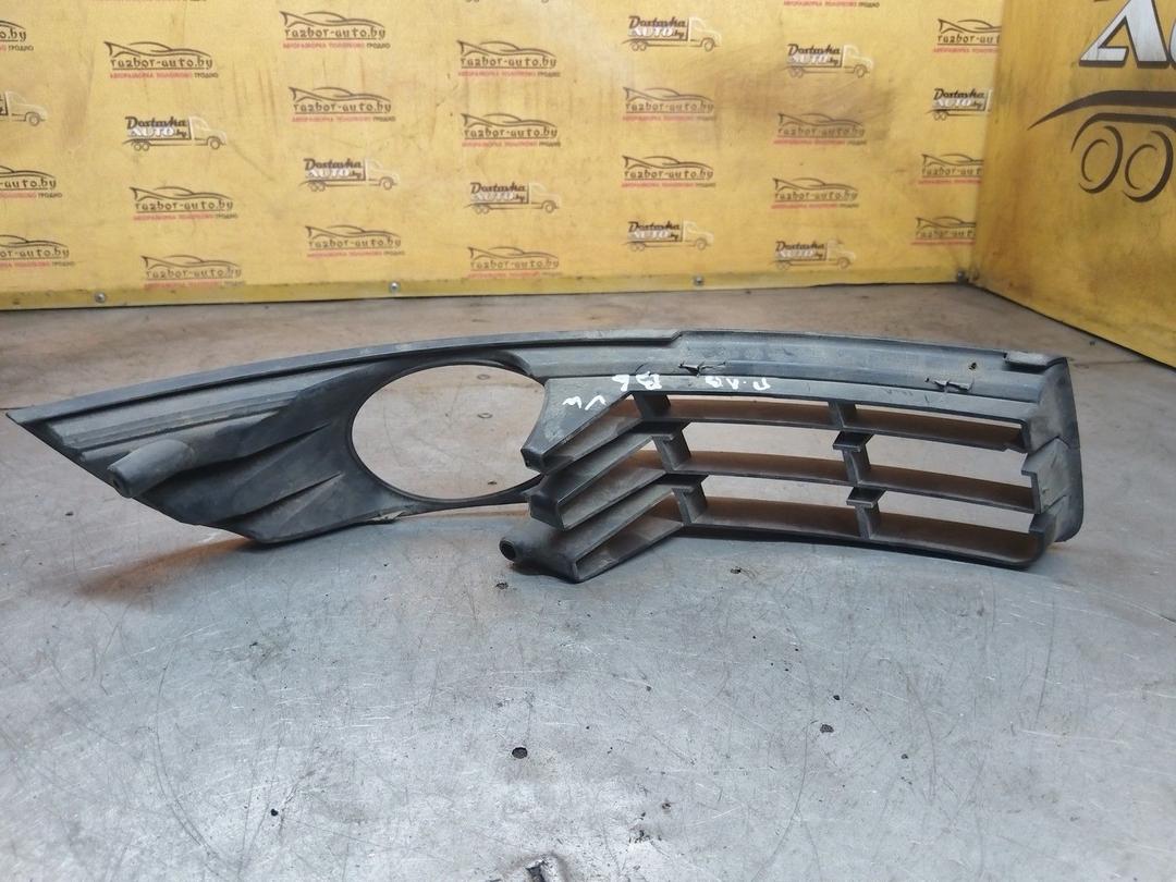 Заглушка (решетка) в бампер передний 86O7KG Volkswagen Passat купить