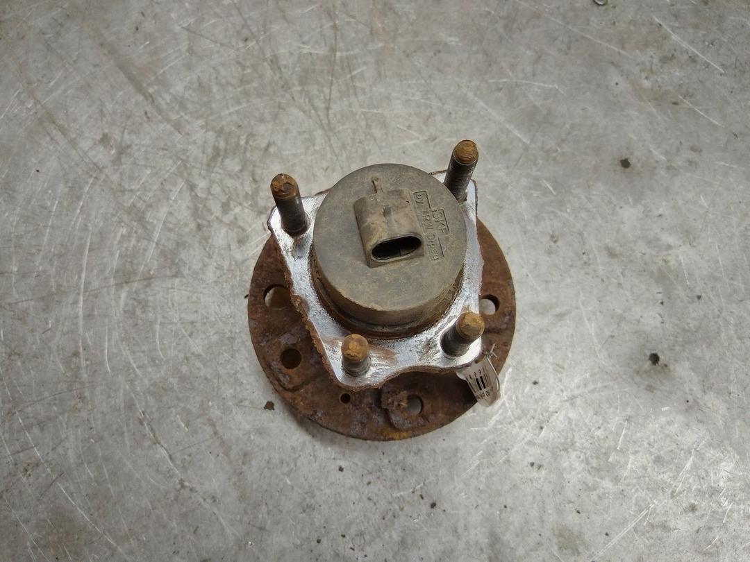 Ступица задняя левая B93RQY Opel Zafira купить