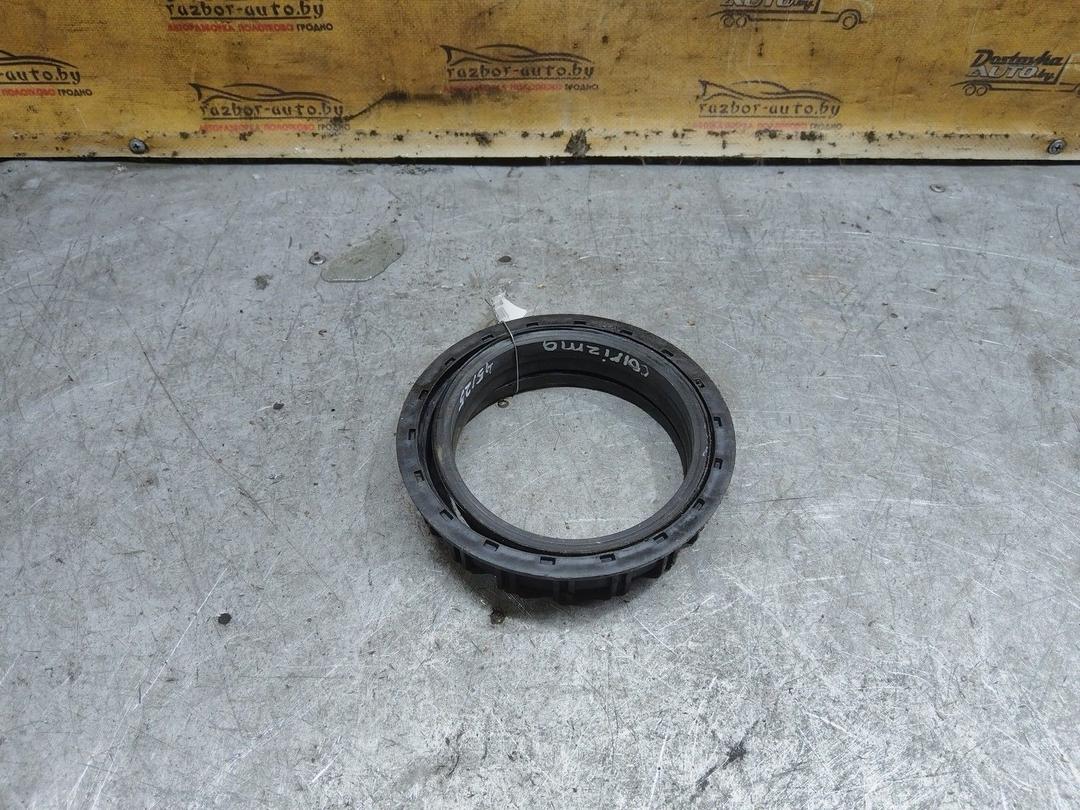 Кольцо зажимное топливозаборника U32RC4 Mitsubishi Carisma купить в магазине запчастей бу