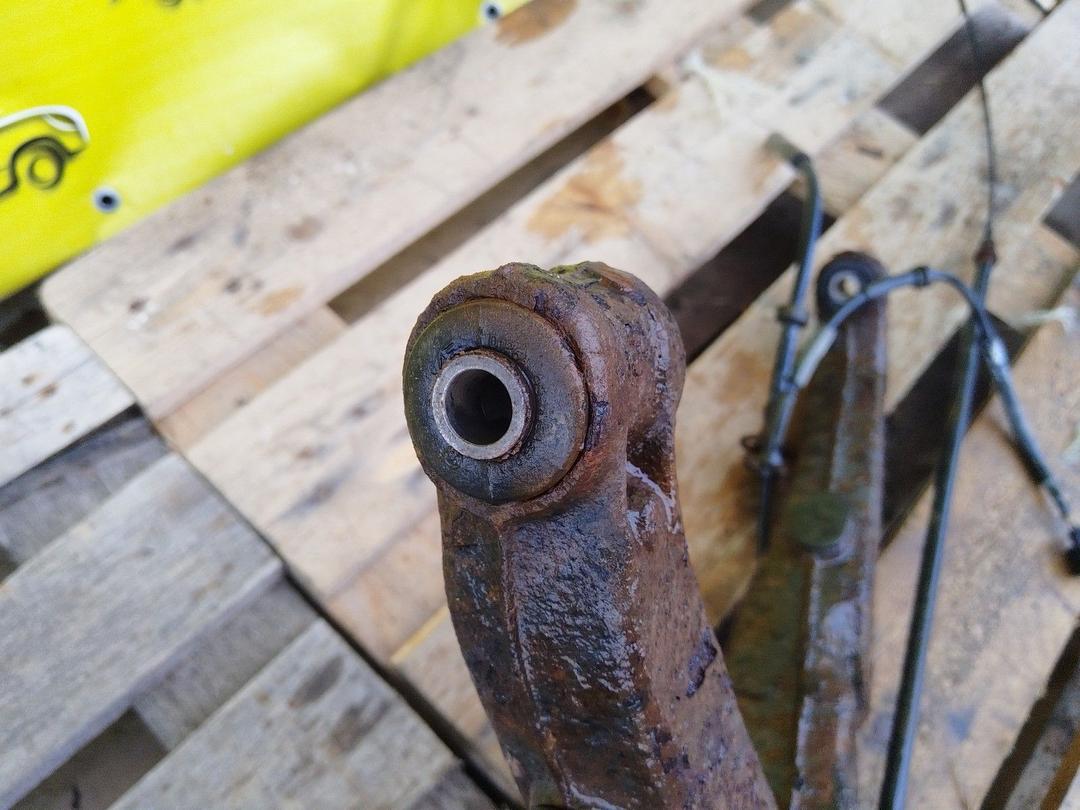 Ступица задняя правая M0E67W Ford Galaxy купить в магазине запчастей бу