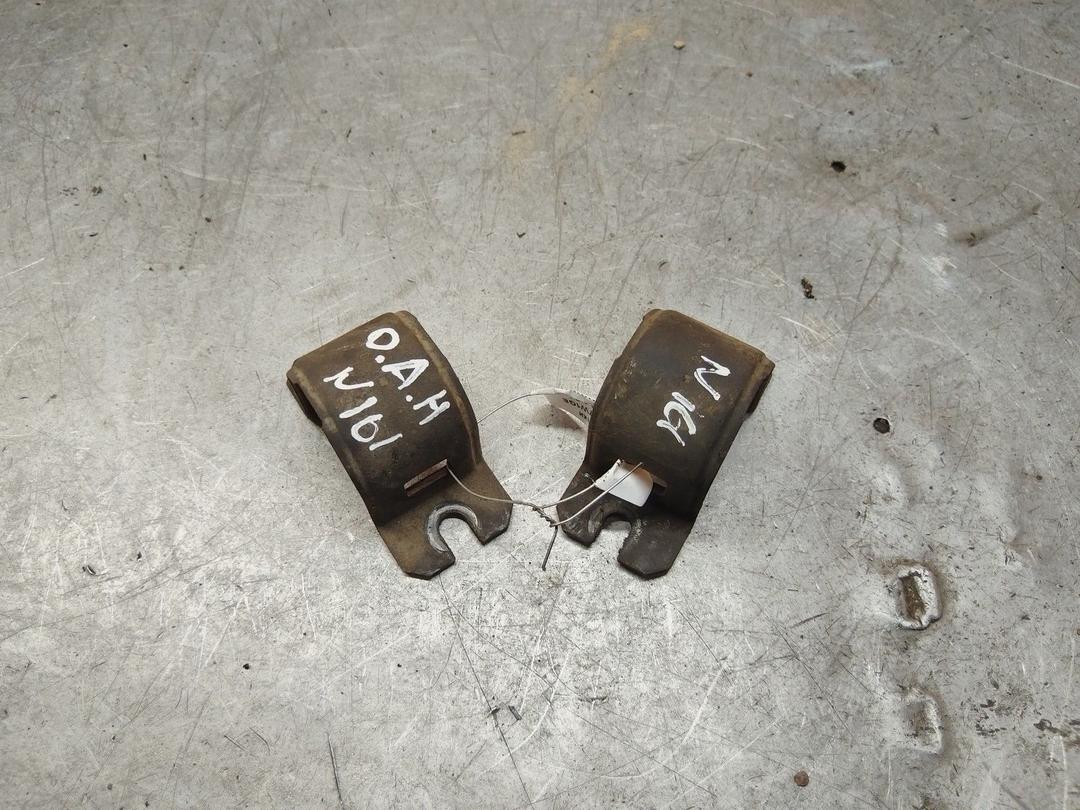 Крепление втулки стабилизатора C7W1GE Opel Astra