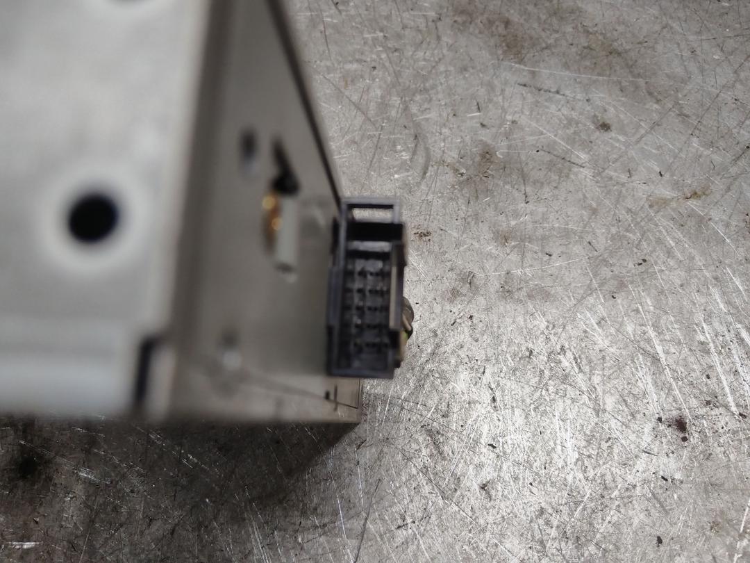 CD-чейнджер P8YSJ3 Audi A4 купить в магазине запчастей бу
