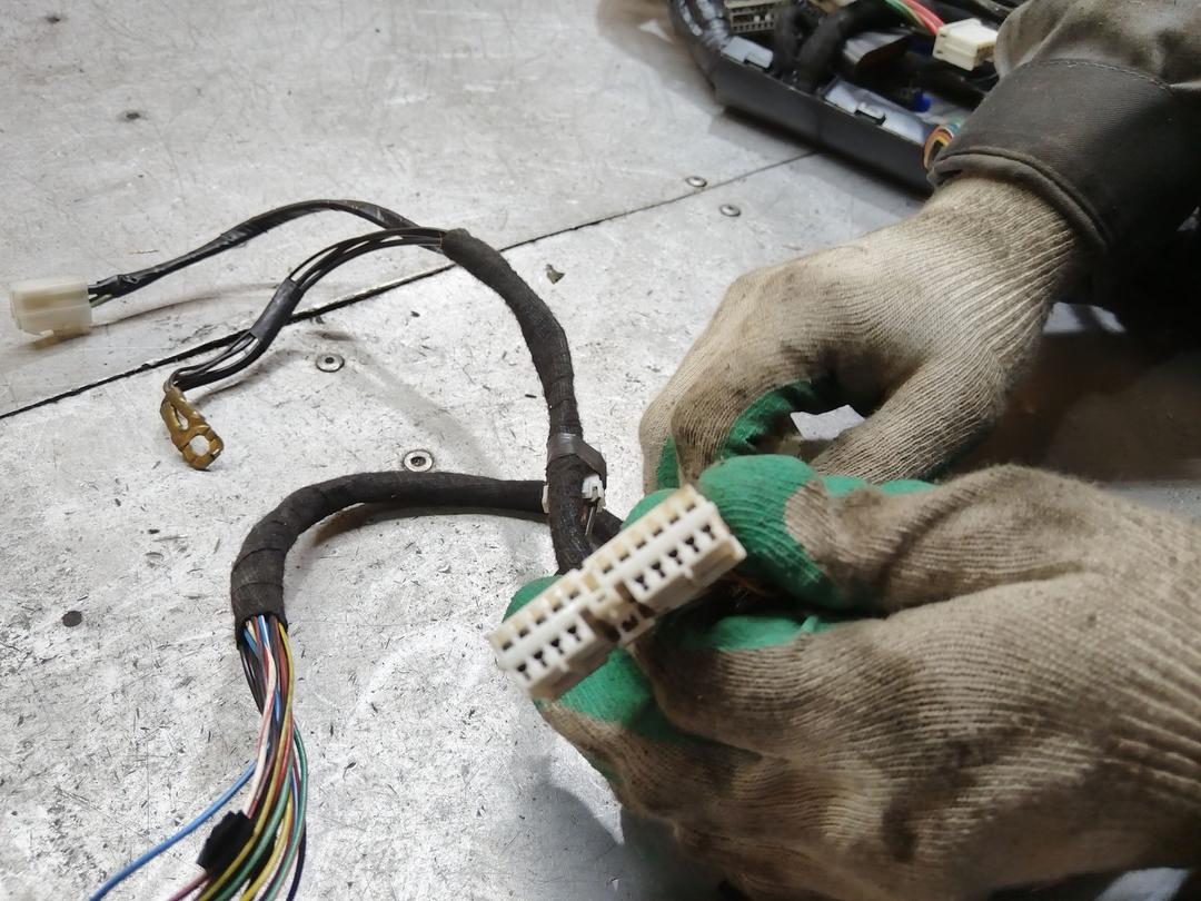 Проводка салона WDBACG Mitsubishi Carisma undefined