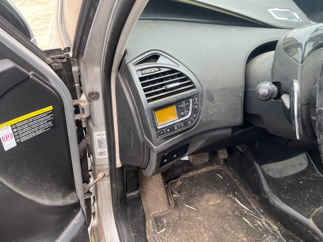 Дефлектор обдува салона U8GBSW Citroen C4 Picasso