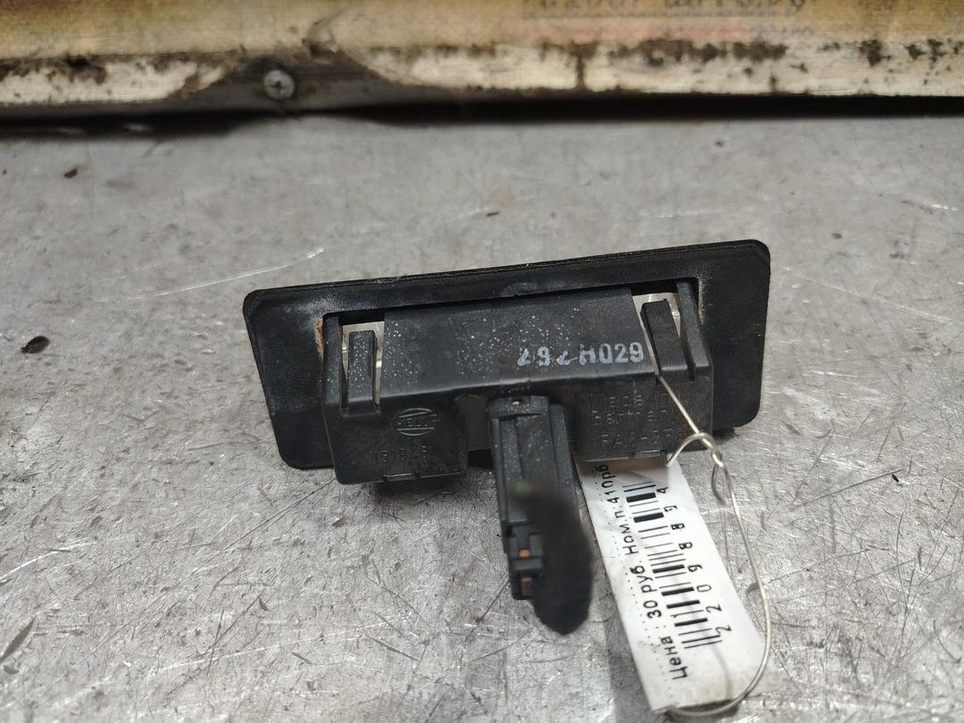 Подсветка номера 3II2RR Mitsubishi Carisma - Фото 3