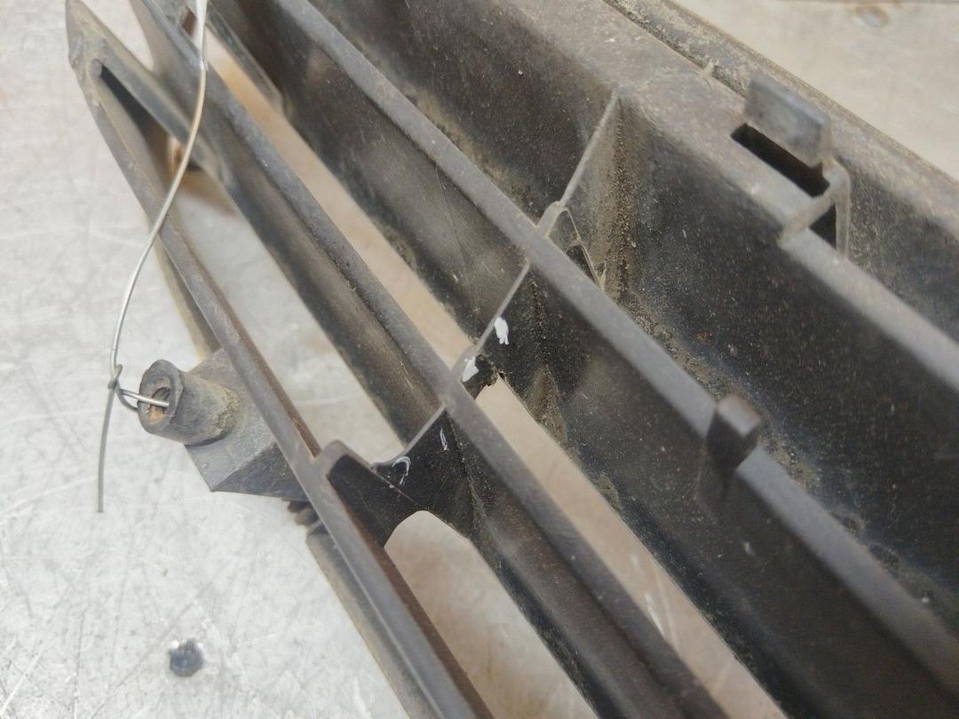 Решетка капота V1ZJSR Opel Astra купить с доставкой