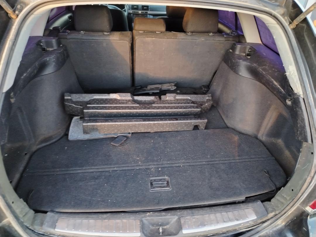 Накладка замка багажника I3HI6U Toyota Avensis