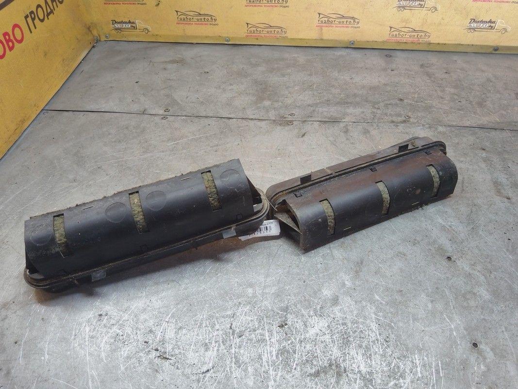 Решетка вентиляции кузова J0P1H9 Peugeot 307 - Фото 2