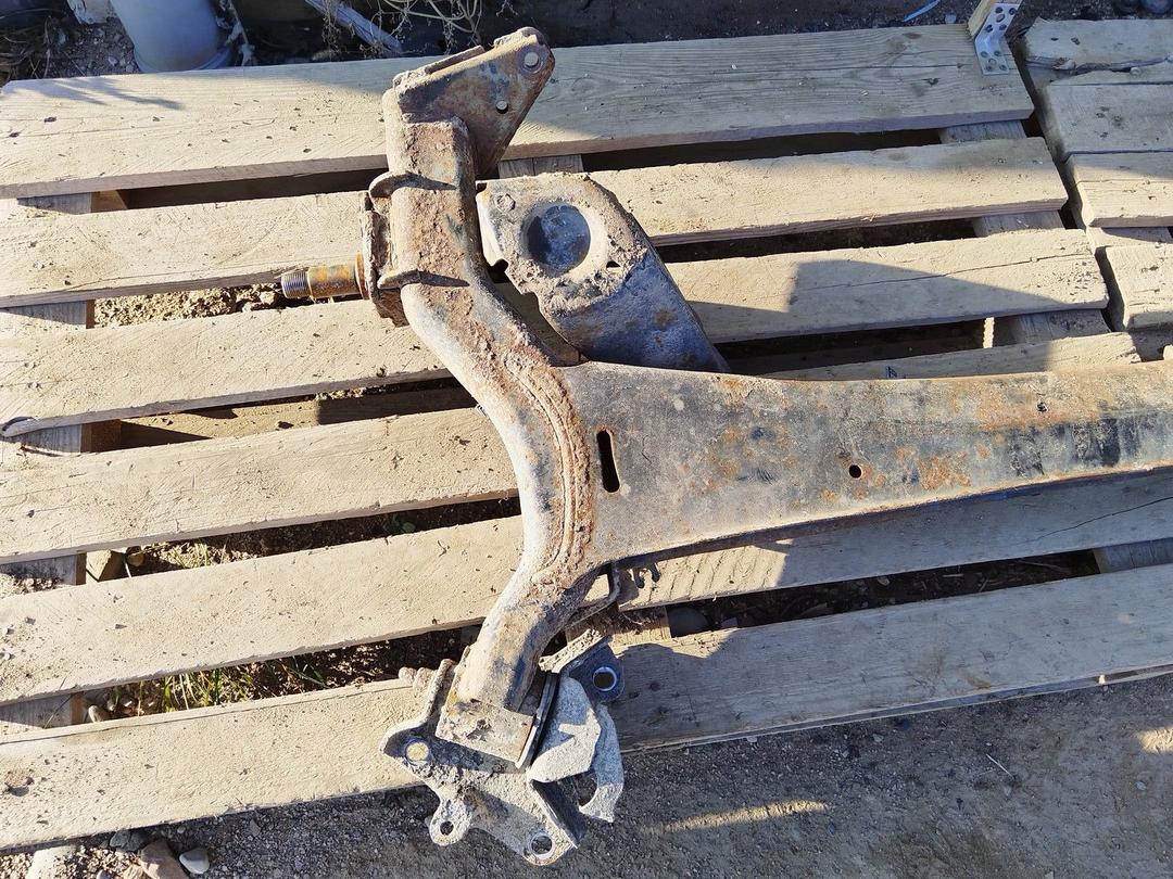 Балка подвески задняя M6Q3XW Renault Grand Scenic купить