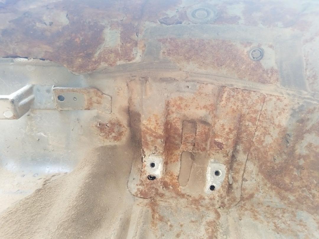 Крыло заднее правое UPEB35 Volkswagen Touran undefined