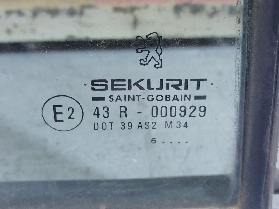 Стекло двери задней правой IQEO1Y Peugeot 605 - Фото 2