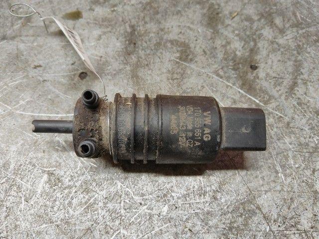 Насос (моторчик) омывателя стекла ND1H81 Volkswagen Passat купить в магазине запчастей бу