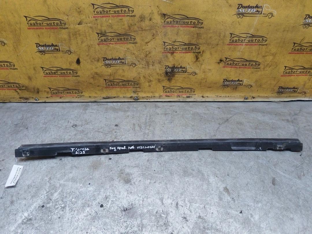 Водосток капота 5Y8LU9 Toyota Corolla