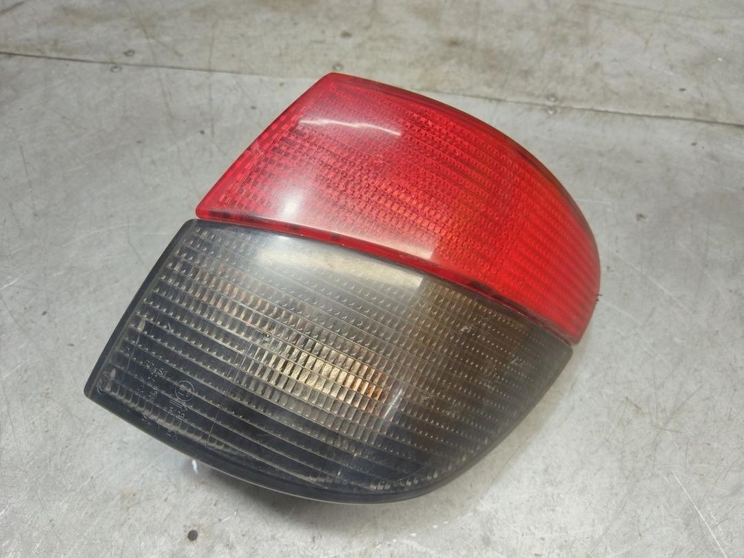 Фонарь задний правый N6H9B6 Peugeot 406