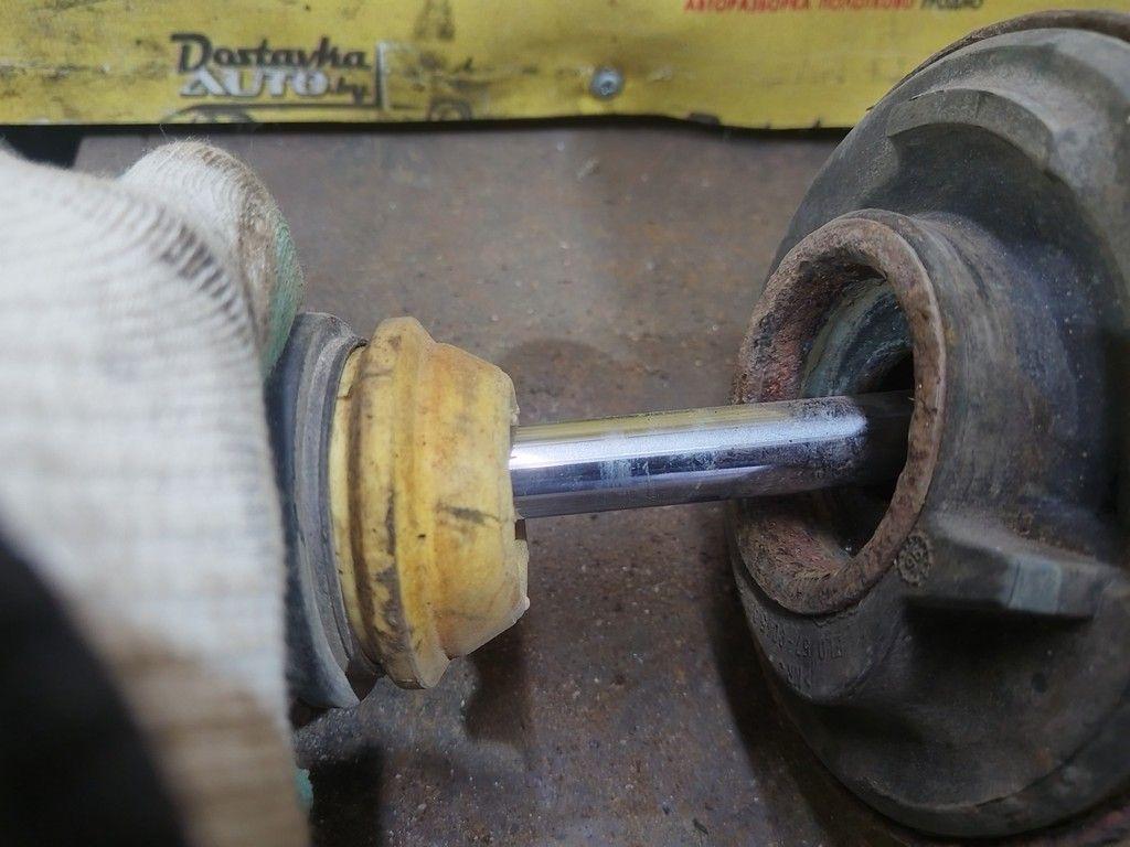 Амортизатор передний правый D4WLRE Volkswagen Passat - Фото 3