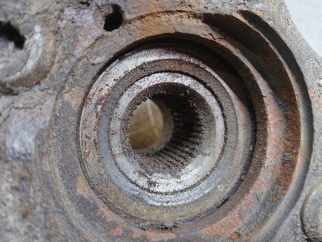 Кулак поворотный левый Z0UIQ9 Volkswagen Jetta купить на авторазборке