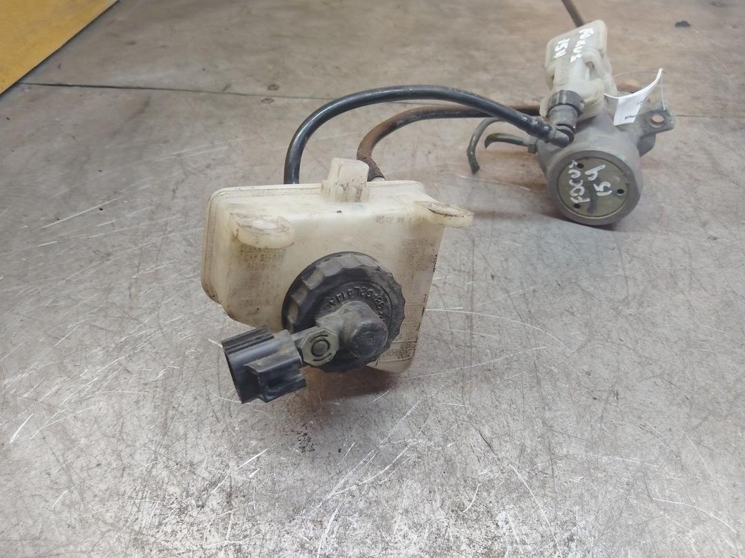 Цилиндр тормозной главный B260O8 Ford Focus купить с доставкой