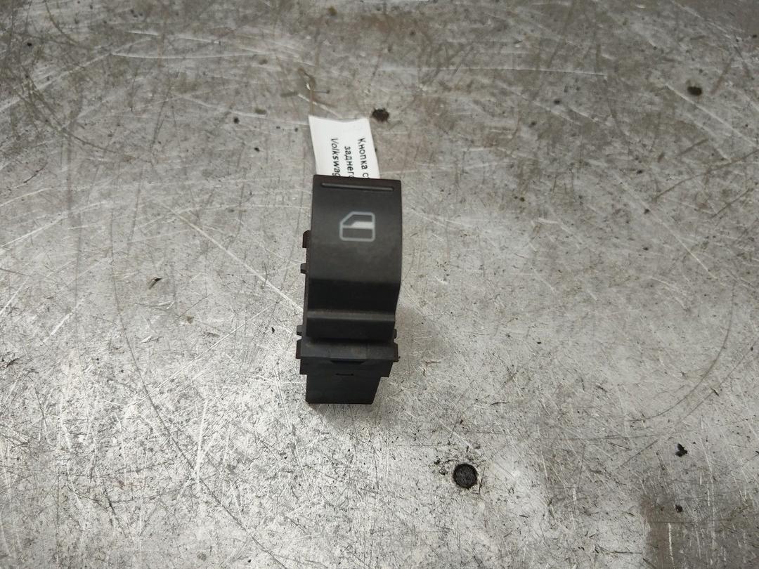 Кнопка стеклоподъемника заднего левого DXVRM6 Volkswagen Passat