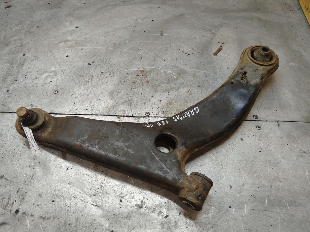 Рычаг передний правый A7QJY4 Mitsubishi Grandis