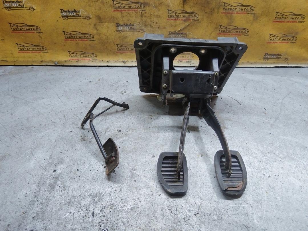 Узел педальный (блок педалей) QWVO0P Peugeot 405 купить с доставкой