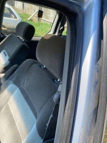 Уплотнитель двери передней левой A06ATF Kia Carnival - Фото 1