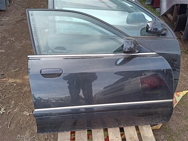 Стекло двери передней правой E981A0 Audi A8