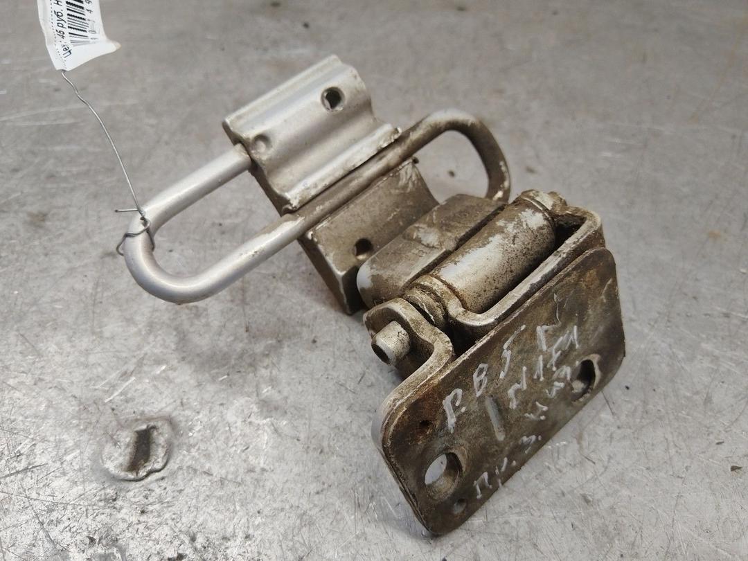 Петля двери задней правой 74H2YJ Volkswagen Passat купить с доставкой