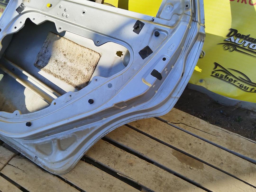 Дверь задняя правая YW1YV4 Ford Focus undefined