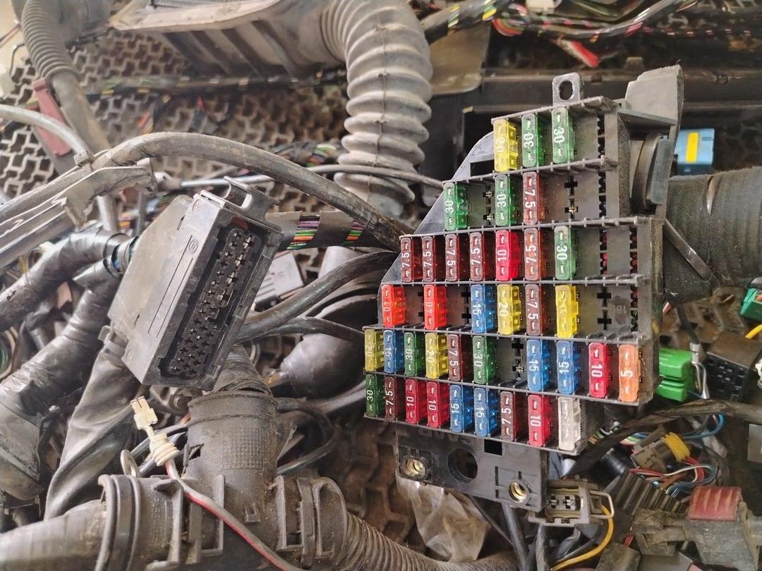 Проводка салона H81MO4 Saab 9-5 - Фото 3