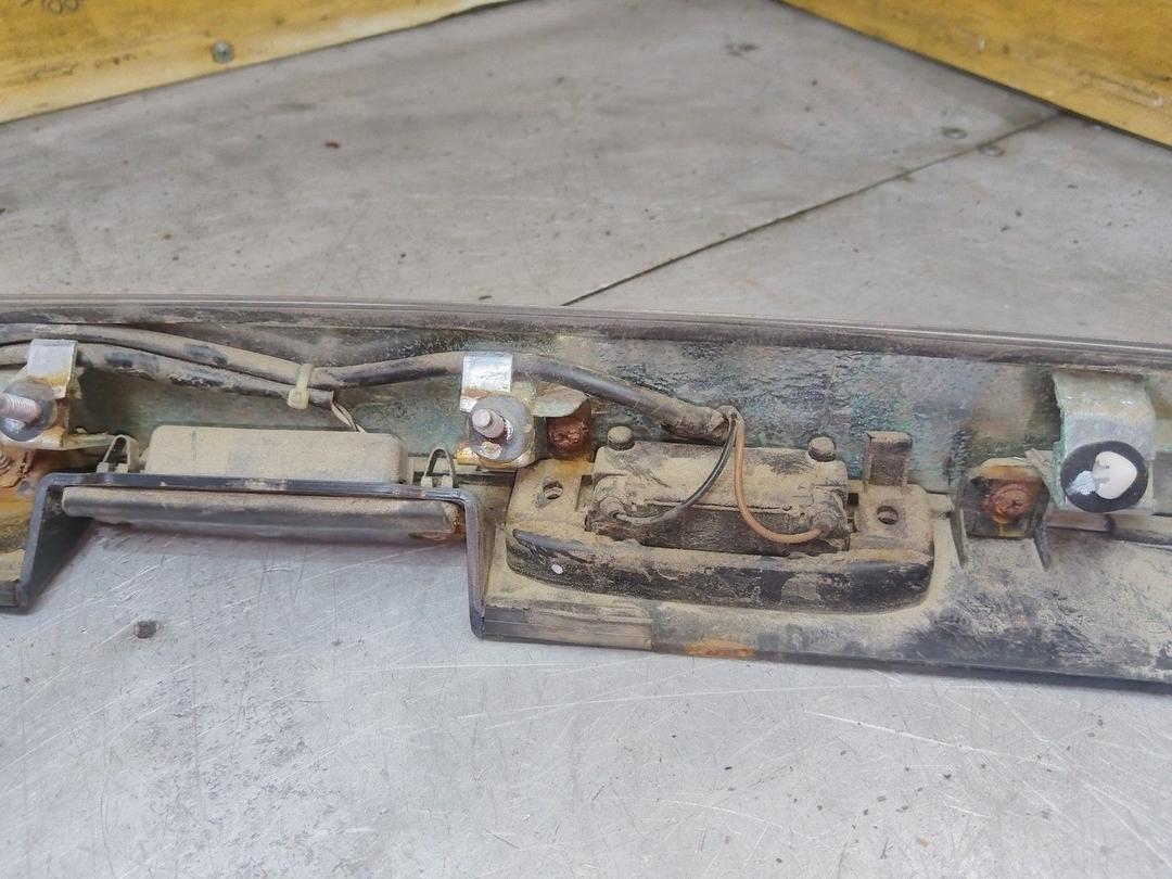 Накладка подсветки номера O3Y0J0 Kia Sorento купить с доставкой. Огромный выбор запчастей и марок авто. У нас есть практически все.