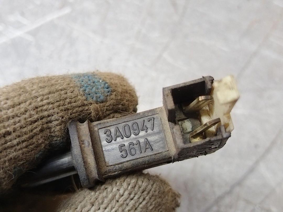 Выключатель концевой (концевик) 4CUQZT Volkswagen Passat купить с доставкой