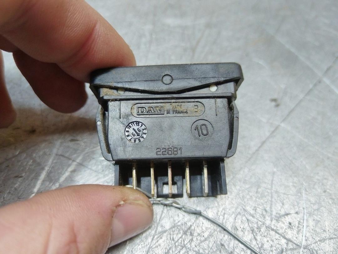 Кнопка стеклоподъемника 2X21MF Citroen Saxo купить с доставкой