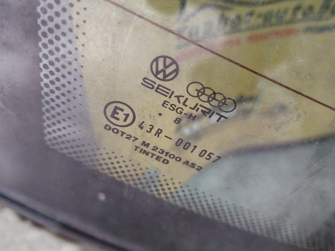 Стекло заднее ZPYJNM Volkswagen Passat купить