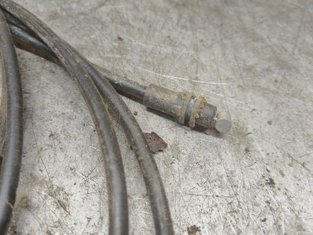 Трос открывания лючка топливного бака AEKYGS Peugeot 406 купить в магазине запчастей бу