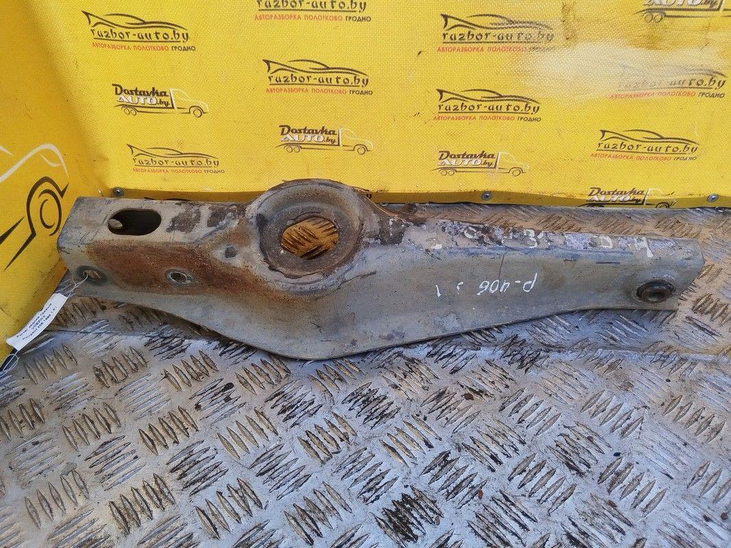 Рычаг задний правый VOEZWX Peugeot 406