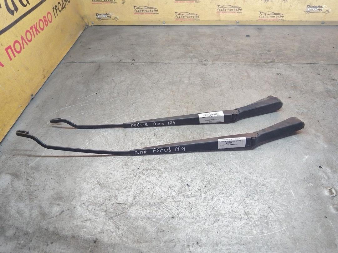 Щеткодержатель (поводок стеклоочистителя, дворник) 01482T Ford Focus