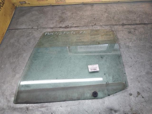 Стекло двери задней левой QX9JYR Peugeot 306