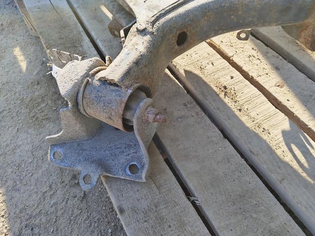 Балка подвески задняя M6Q3XW Renault Grand Scenic купить с доставкой. Огромный выбор запчастей и марок авто. У нас есть практически все.