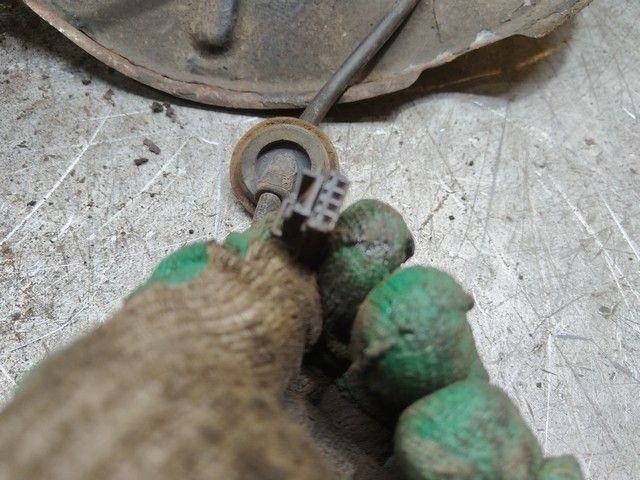 Кулак поворотный левый VR5CRQ Audi A4 купить с доставкой