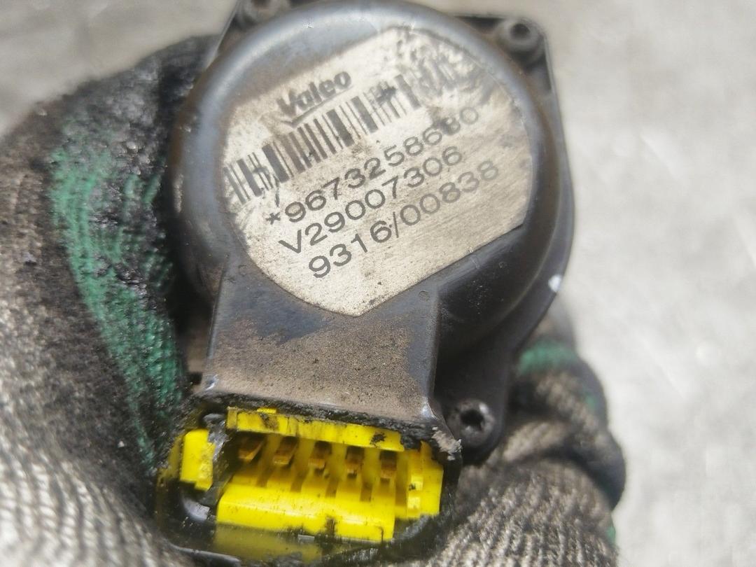 Клапан EGR 0EFM8L Peugeot 206 купить с доставкой
