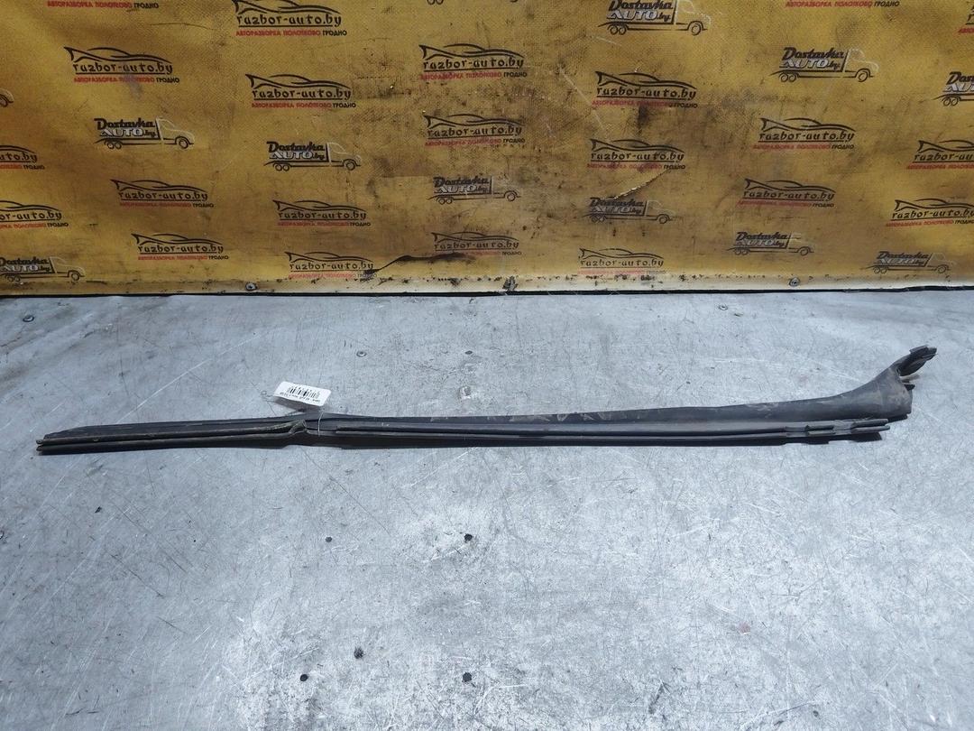 Уплотнитель стекла лобового 2D7V6Z Peugeot 607 купить с доставкой