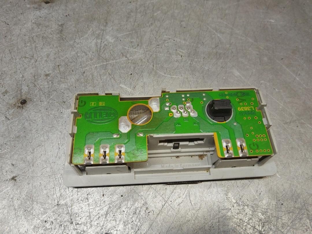 Фонарь салона (плафон) 8Z8O9O Volkswagen Sharan - Фото 2