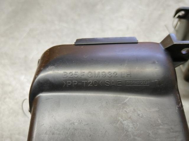 Дефлектор обдува салона P1GNQU Mazda Premacy купить в магазине запчастей бу