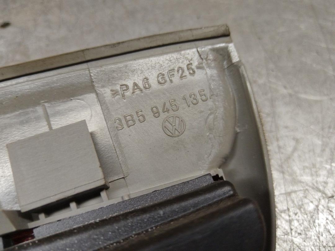 Стоп-сигнал JR2OG9 Volkswagen Passat - Фото 5